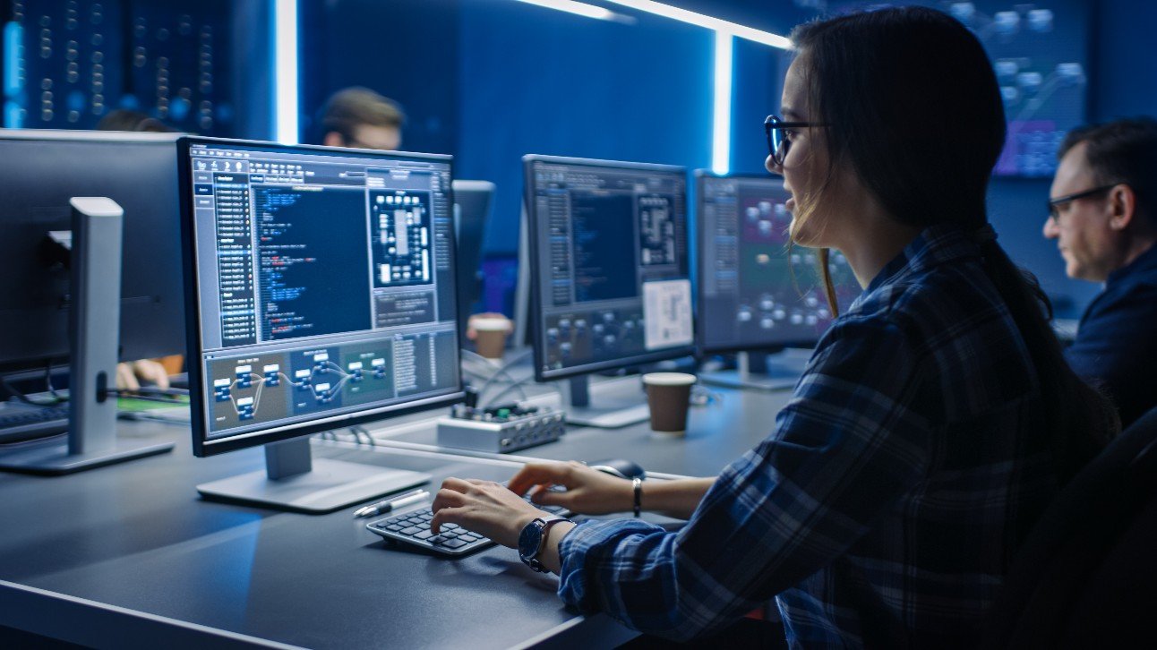 Habilidades Essenciais para o Profissional de Tecnologia em 2025